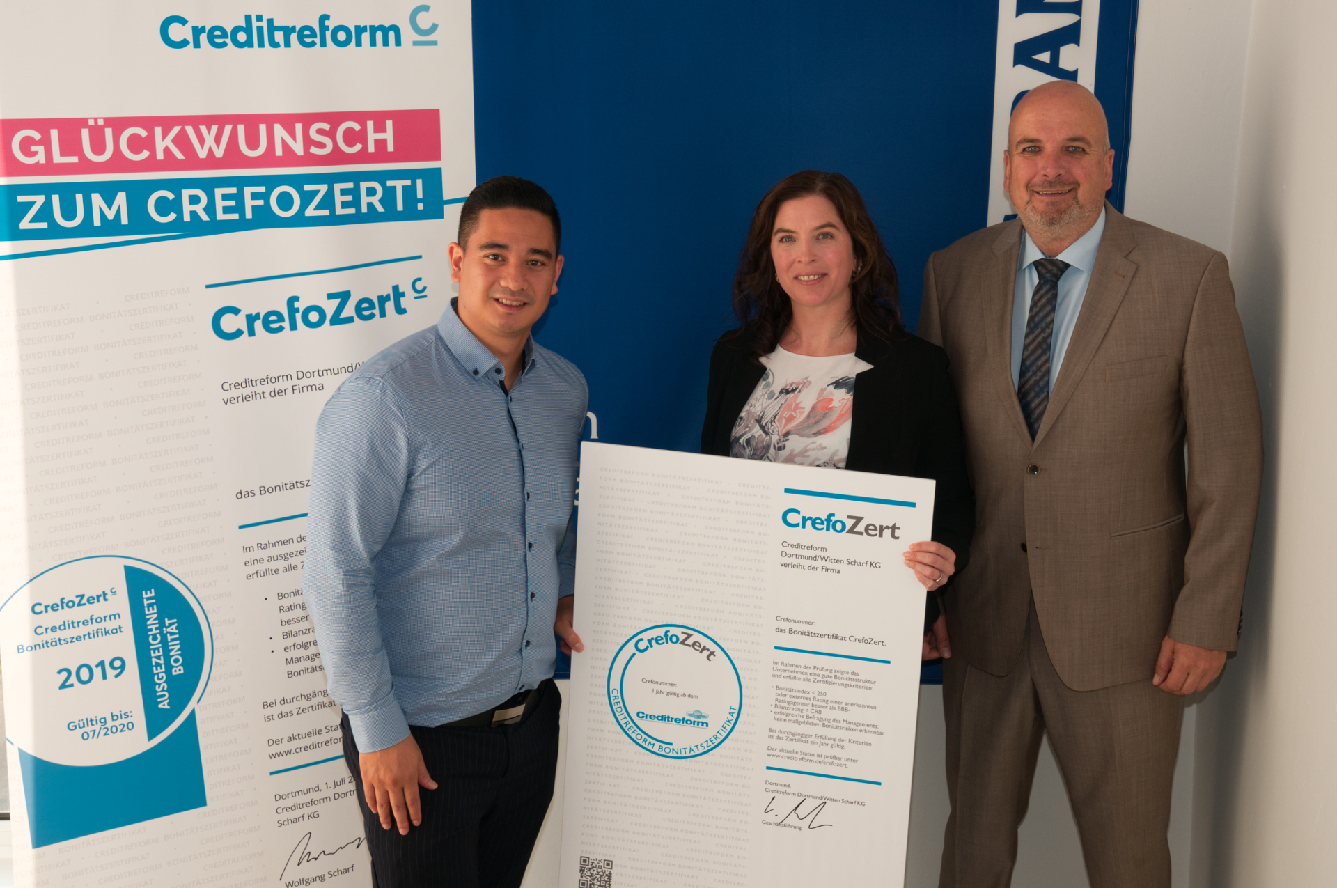 Übergabe CrefoZert ProGarant GmbH Übergabe CrefoZert ProGarant GmbH
