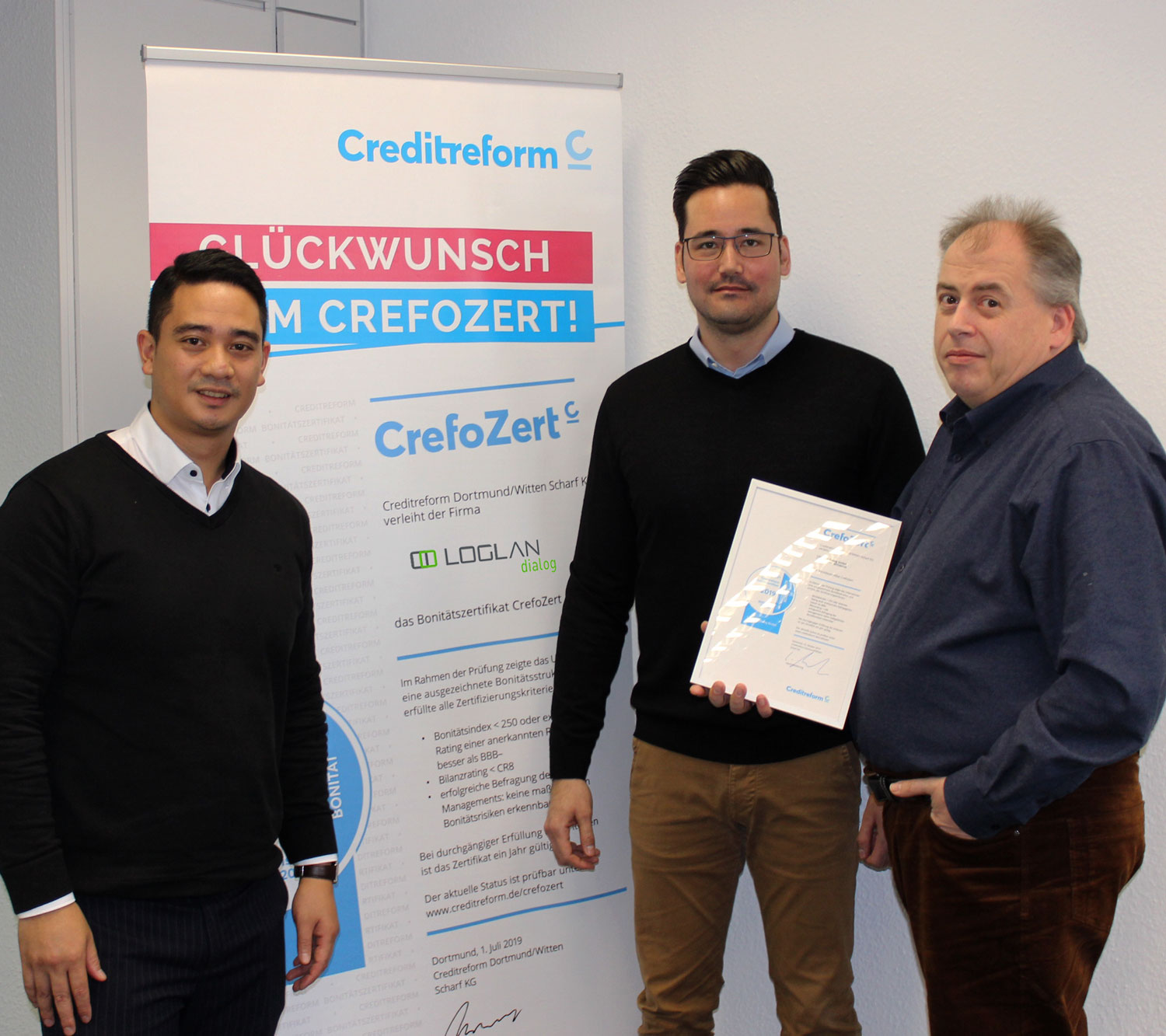 Übergabe CrefoZert an die LOGLAN dialog GmbH Übergabe CrefoZert an die LOGLAN dialog GmbH