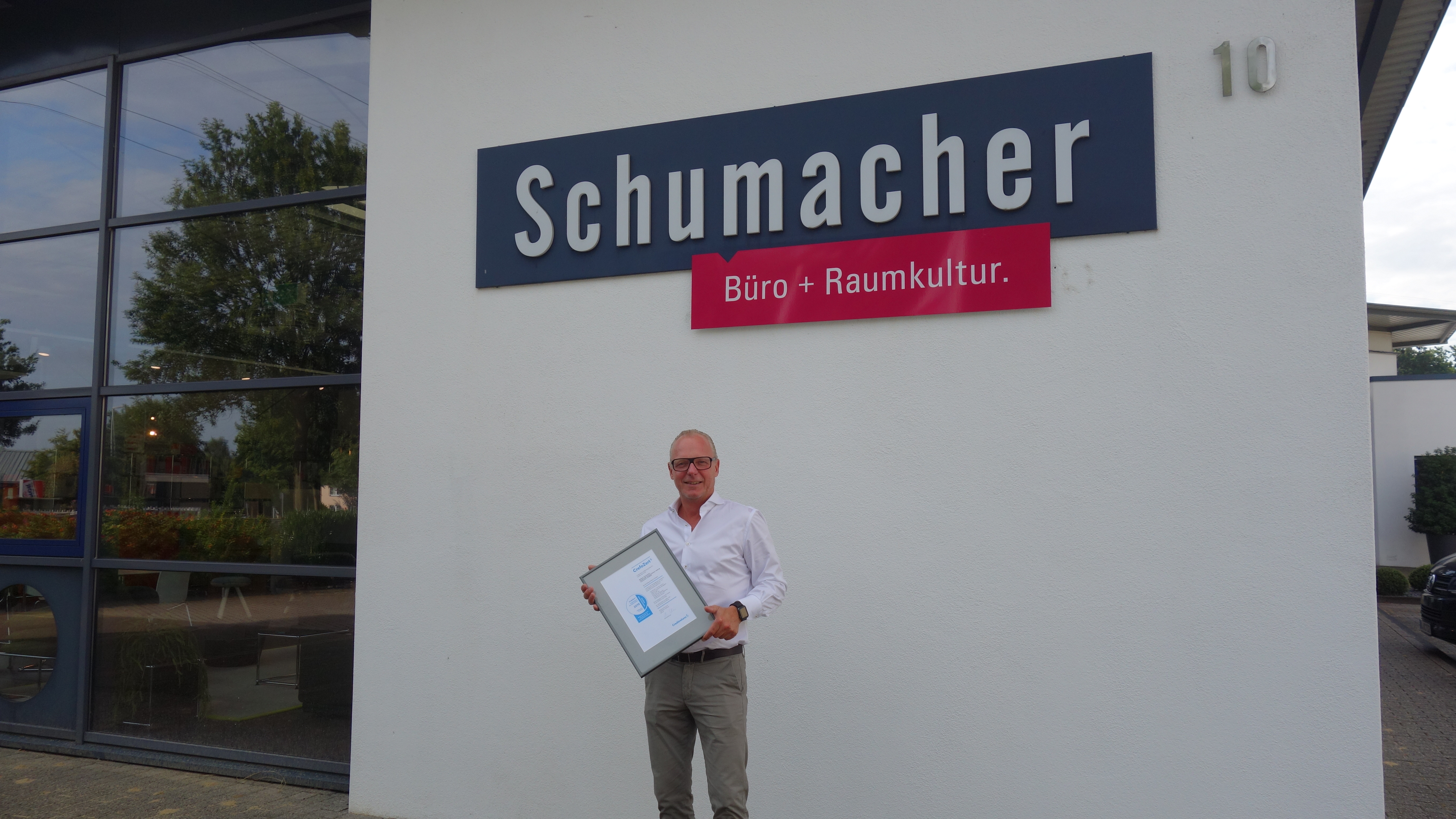 Creditreform Oldenburg 2019 Verleihung CrefoZert Walther Schumacher GmbH Geschäftsführer Lars Andresen