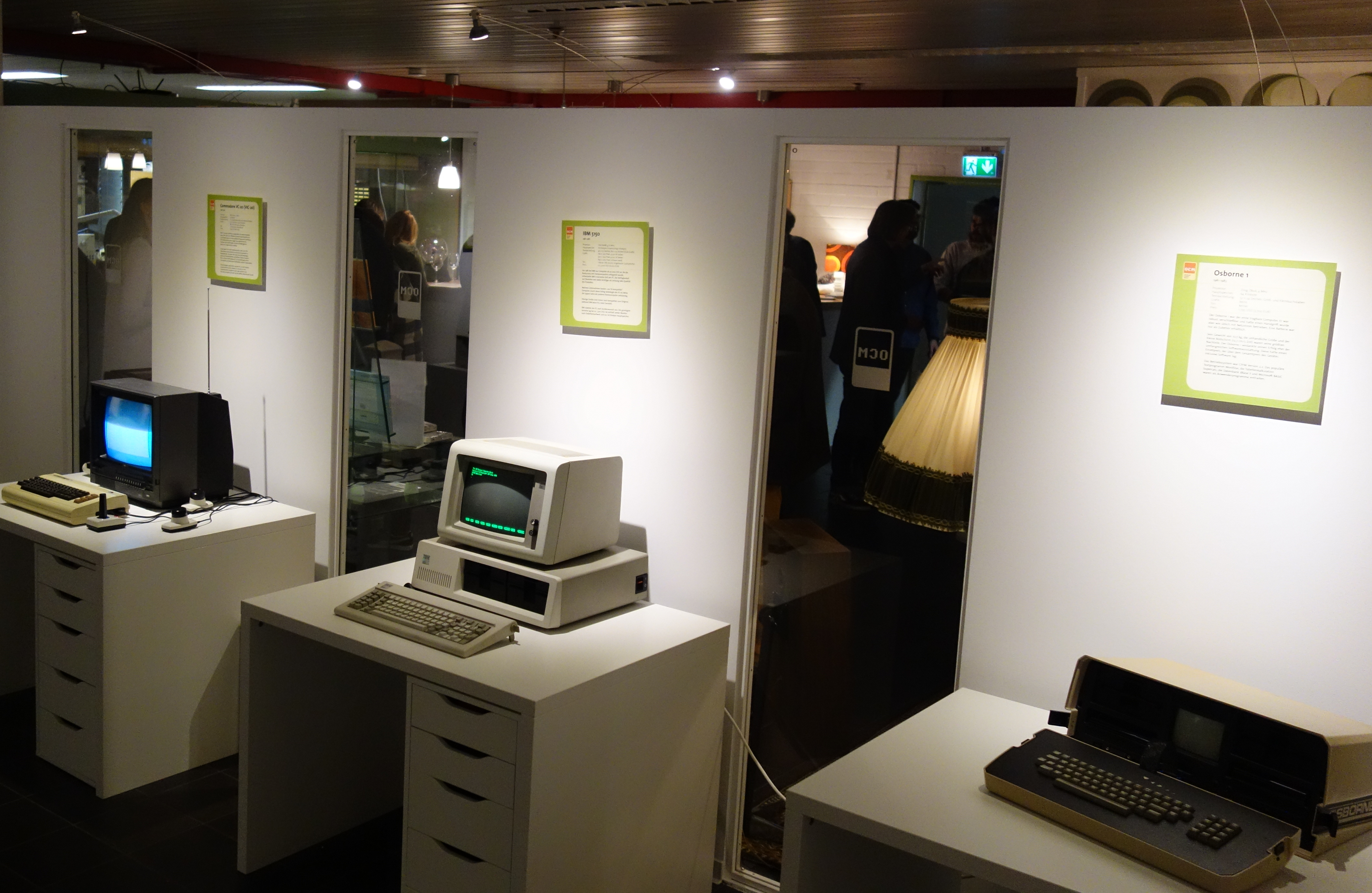 Creditreform Oldenburg Leer Computermuseum Warum das Payment von Agenturen und deren Kunden bei der Planung von Onlineshops eine eher untergeordnete Stelle einnimmt, konnte keiner der Anwesenden wirklich beantworten. Klar wurde jedoch durch den Vortrag von Ann-Christin Eisenhauer und Jan-Niklas Schäfer, dass ohne pünktlichen und sicheren Zahlungseingang die gesamte Prozesskette nicht fuktioniert. Warum CrefoPay als Fulfillment-Anbieter sowohl im B2C- und auch im stetig wachsenden B2B- Onlinehandel am Markt einzigartig ist, erläuterte Daniel Hopp, Claus Hedemann GmbH & Co. KG, für seinen Onlineshop profi-store24.de in seinem Best-Practice-Bericht per Videobotschaft. Aufgrund des tollen Feedbacks unserer Kunden zu dieser Veranstaltung planen wir, weitere in ähnlichem Rahmen anzubieten.